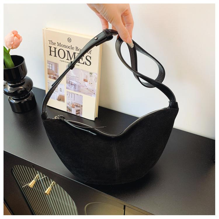 

Сумка в стиле ретро для женщин, большой емкости, новинка 2024 года, осенне-зимняя сумка-мессенджер, сумка-круассан чёрный