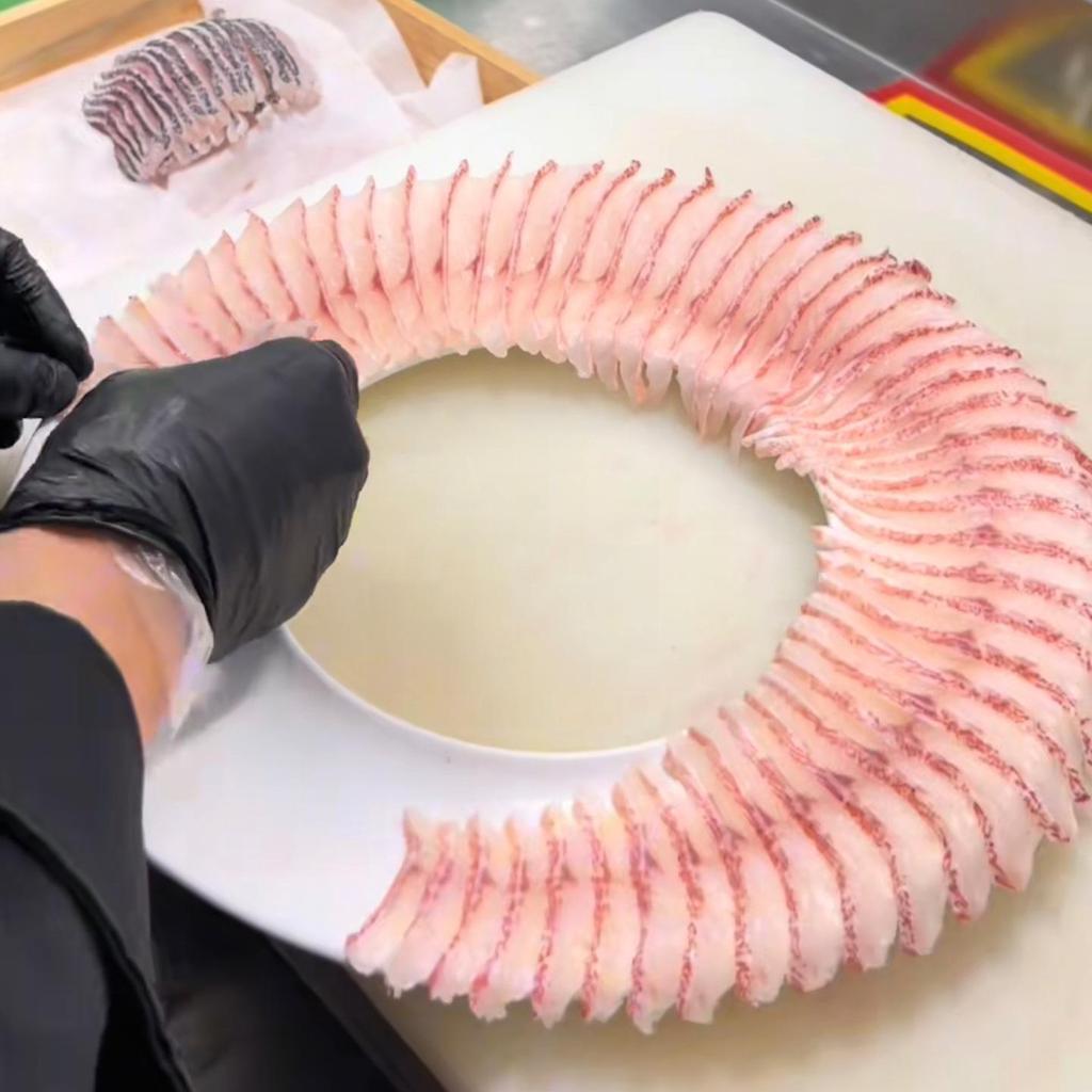 Talerz Sashimi Xianci: Wysokiej klasy ozdoby do prezentacji owoców morza - Okrągły plaster ryby do wystroju hotelowego