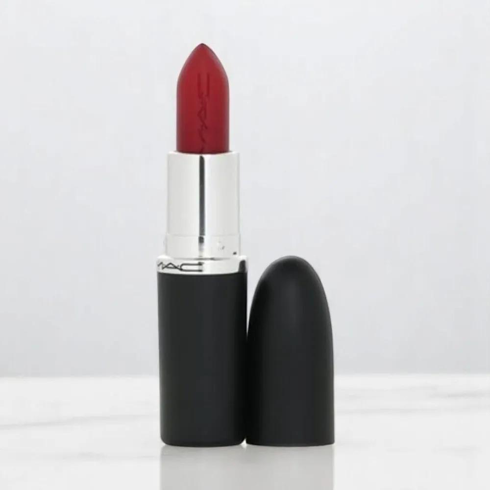 Помада MAC Maximal Matte 612 Russian Red