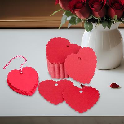 50 stuks Valentijn cadeaukaartjes hartvormige hangtags rood papier voor vakantie