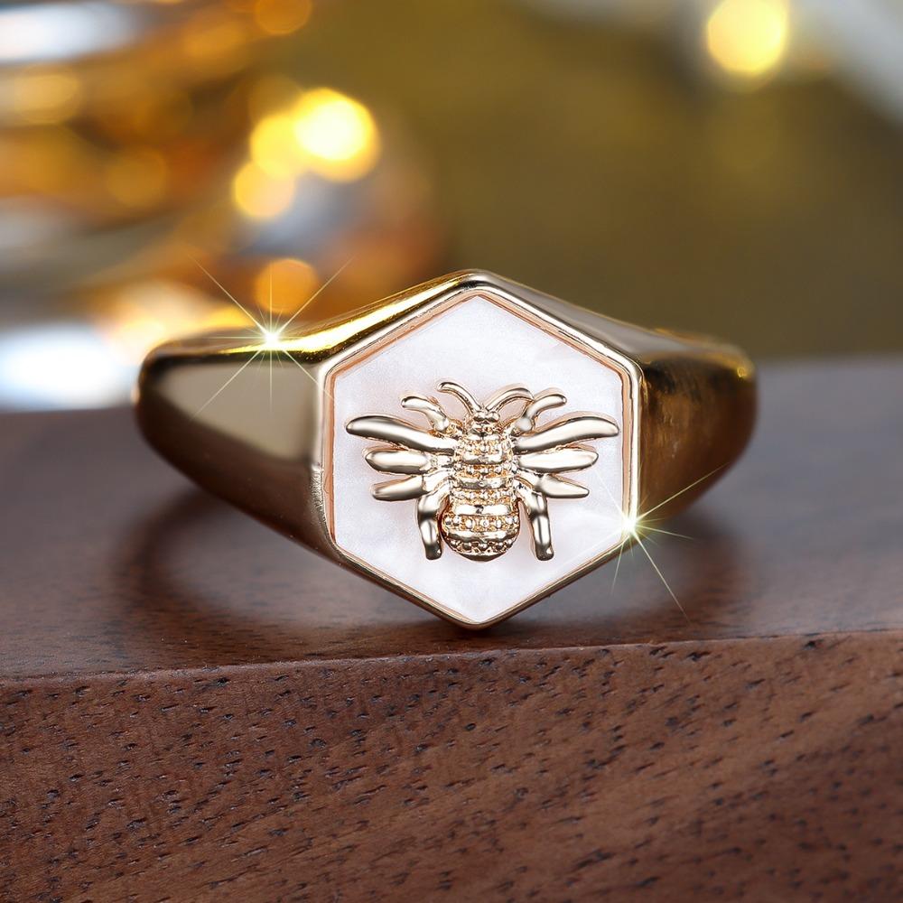 Luxury Golden Geometric Hexagonal Bee Ring Women's Animal Ring Wedding Jewelry Gifts