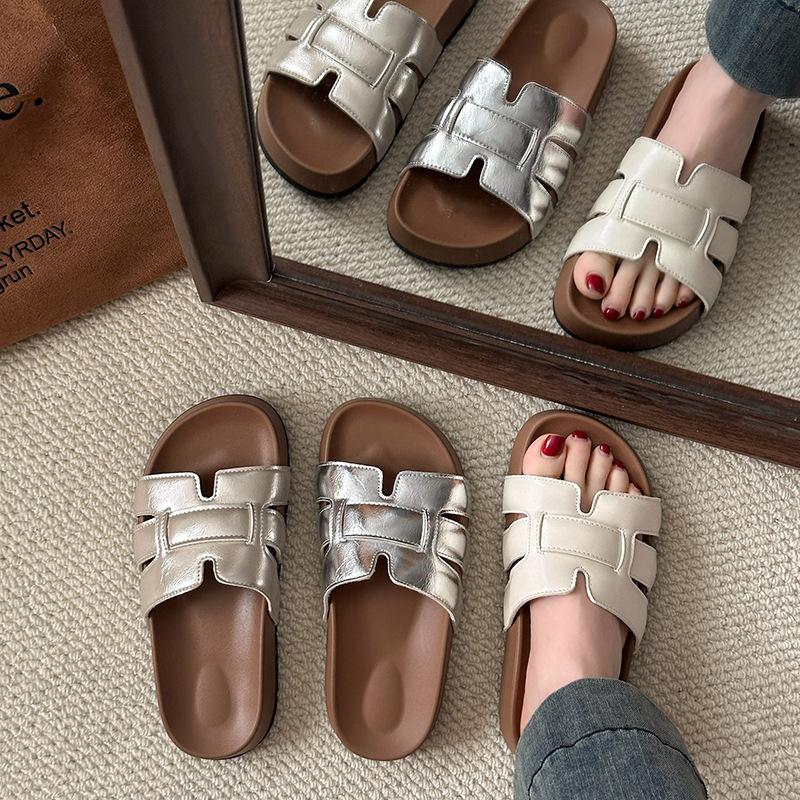 Fashion Summer New Women's Vacation Outdoor Soft Sole Slip-on Thick Flat Bottom Sandals Casual and Comfortable Non-slip Fashion Slippers