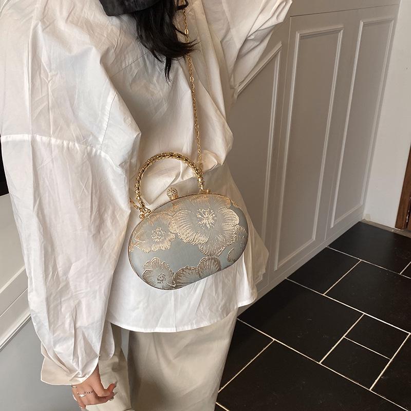 2025 New Heart-Shaped Embroidered Chain Evening Bag - Mini Crossbody & Versatile Cheongsam Handbag for Women