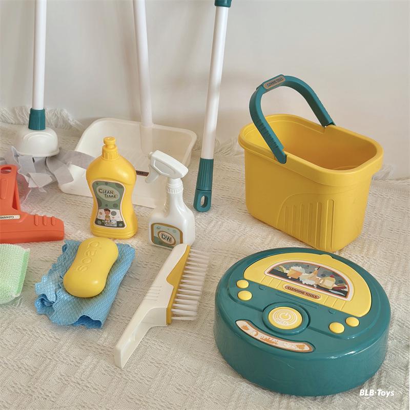 Children's Pretend Play Cleaning Toy Set - Sweeping Robot & Tools