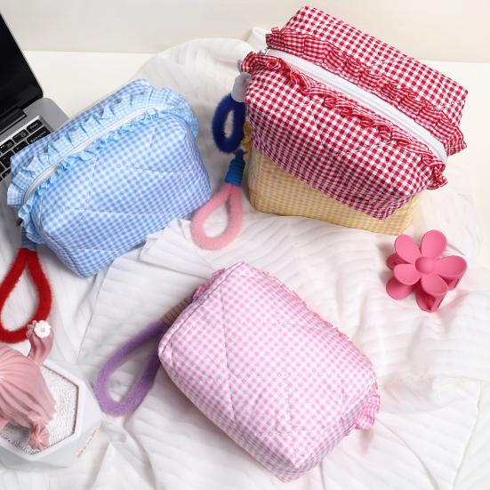 Cosmetic Bag with Contrast Color Bracelet Embellishment Ruffle Decoration Makeup Organizer Plaid Quilting Design Makeup Bag
