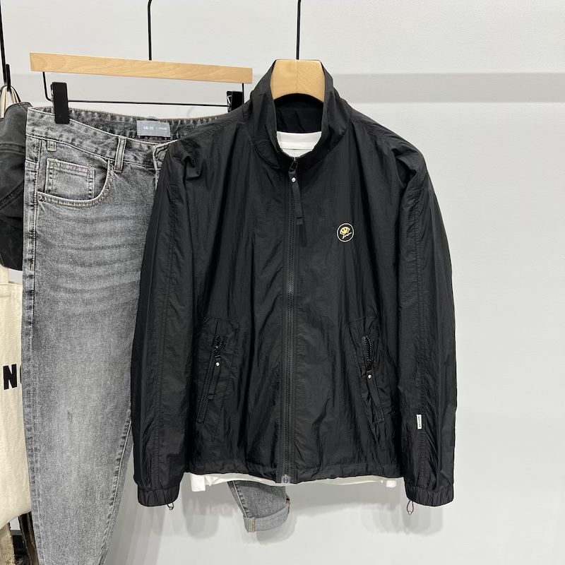 

Весенне-летняя легкая куртка с воротником для защиты от солнца для мужчин, простая вышивка в виде улыбки, свободная молодежная верхняя одежда, тренд 4XL чёрный