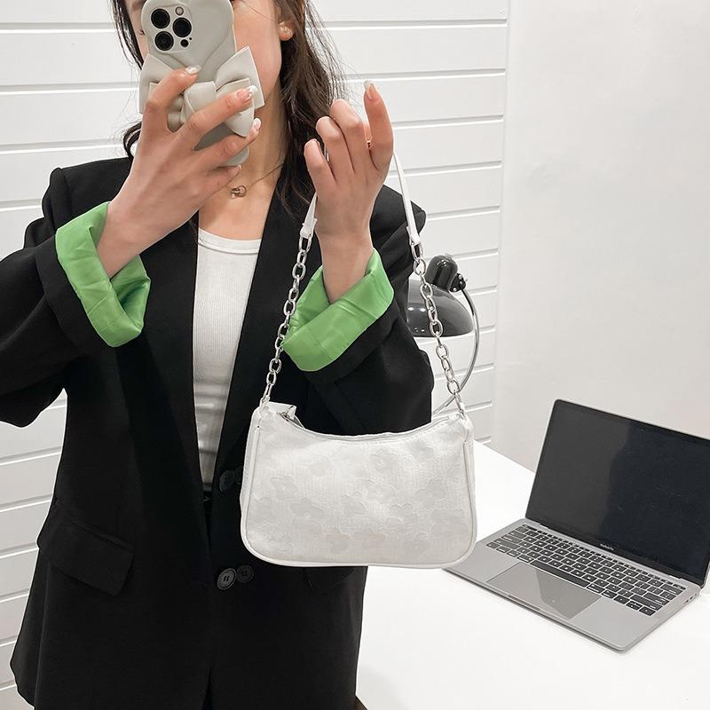 This summer, small bags, women's bags, new trendy fashion messenger bags, shoulder pleated bags.