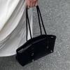 IELGY Damen schwarze Achseltasche, High-End Nischenmode Pendler Schultertasche