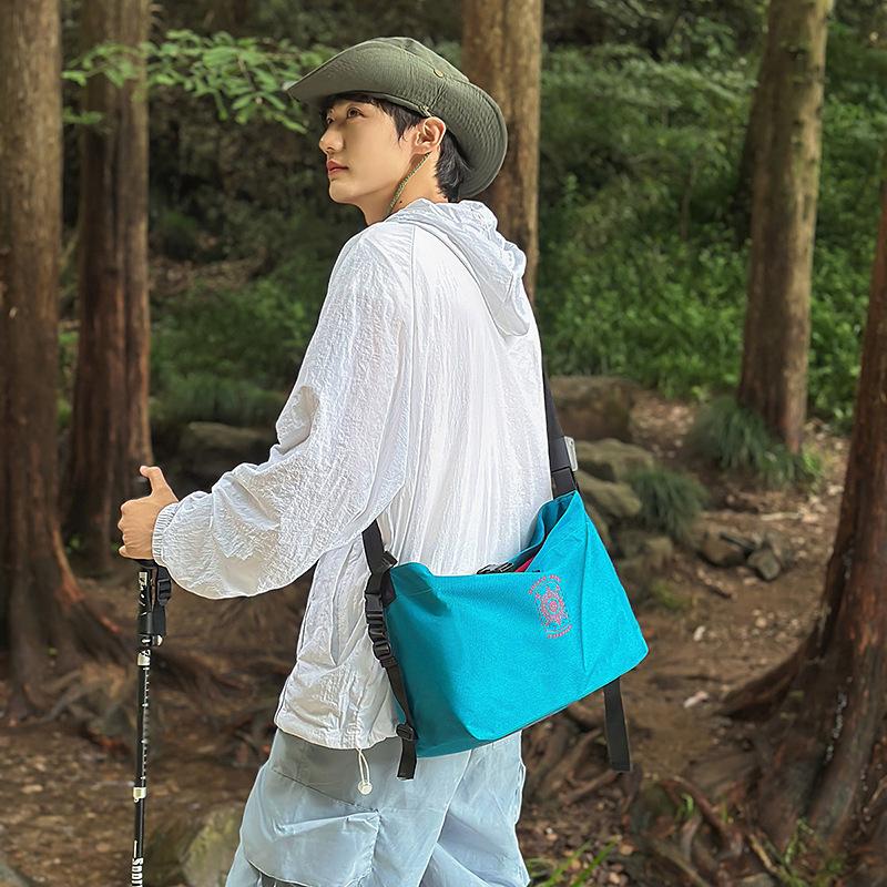 Cool locomotive gender-neutral satchel autumn large capacity Oxford cloth satchel