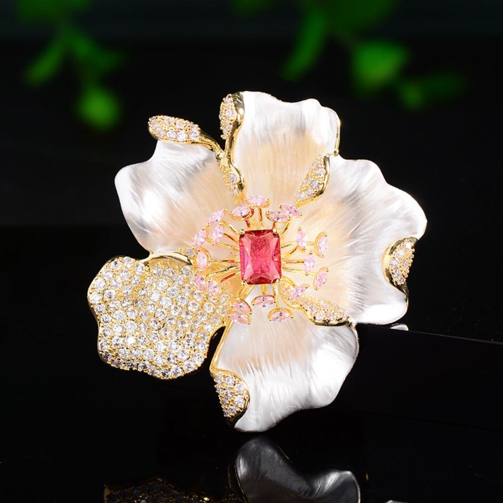 Elegant French Vintage Metal Pins Exquisite Suit Jacket Brooch Luxury Flower Brooch Pins Party