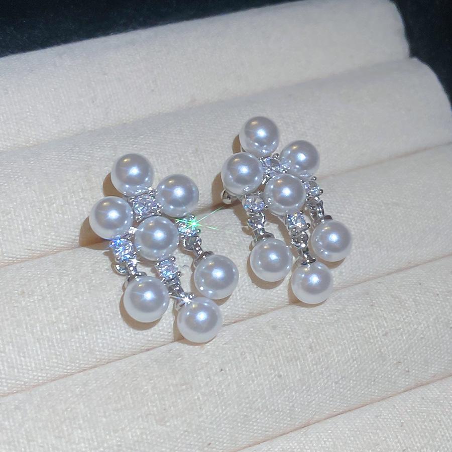 Korean zircon pearl earrings for women without earholes, simple daily earbone clips, light luxury earrings and earrings.