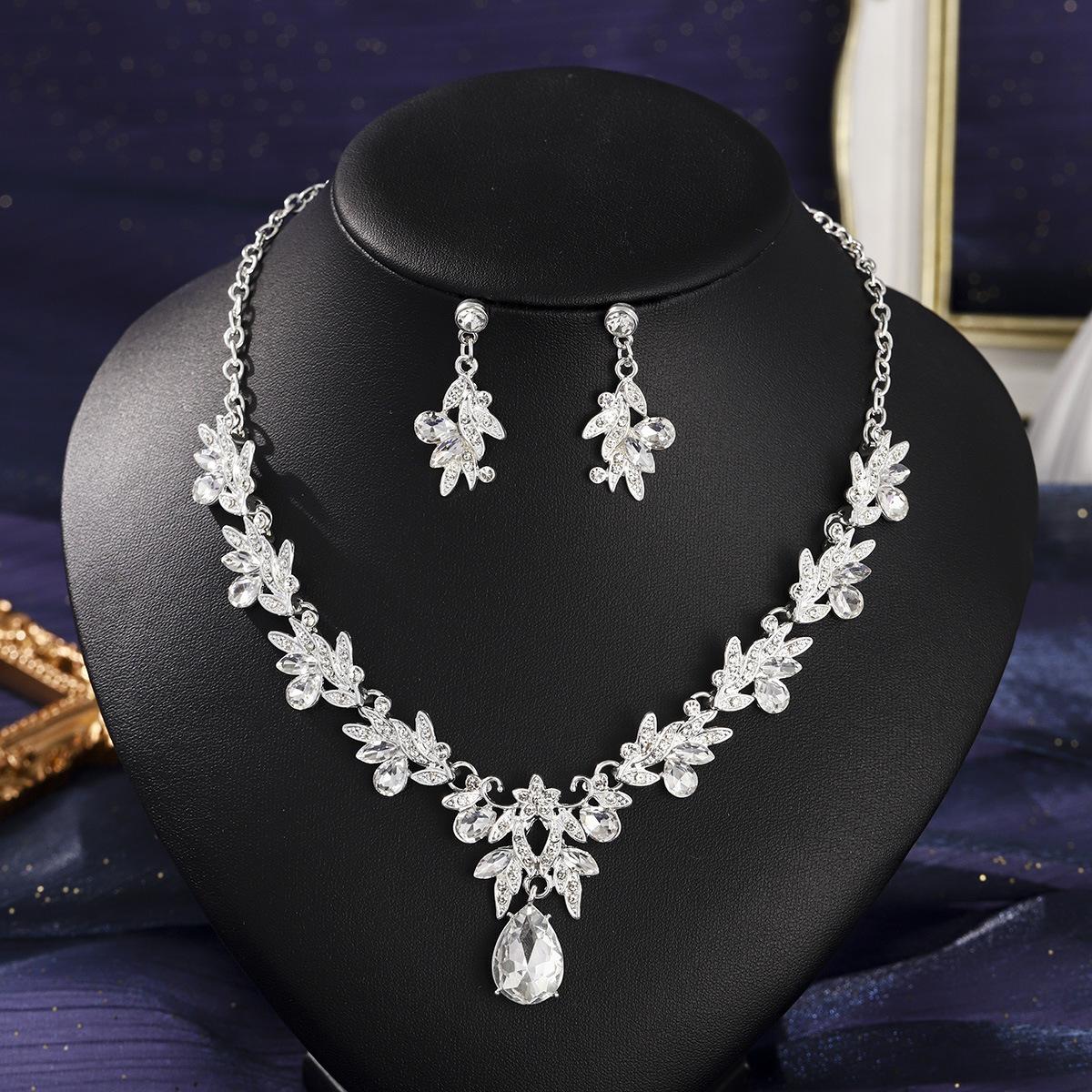 Cross-border luxury diamond-encrusted wedding jewelry alloy flower leaf versatile set chain party banquet necklace earring set