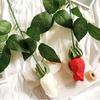 Künstliche Rosenknospen mit langem Stiel 45 cm Kunstseide Realistische Rose mit Blättern für DIY-Sträuße Hochzeitsfeier