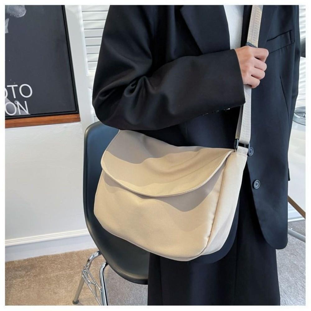 Nylon Crossbody Bag Large Capacity Japanese Style Message Bag Solid Color Lightweight Shoulder Bag Outdoor Fashion Accessories