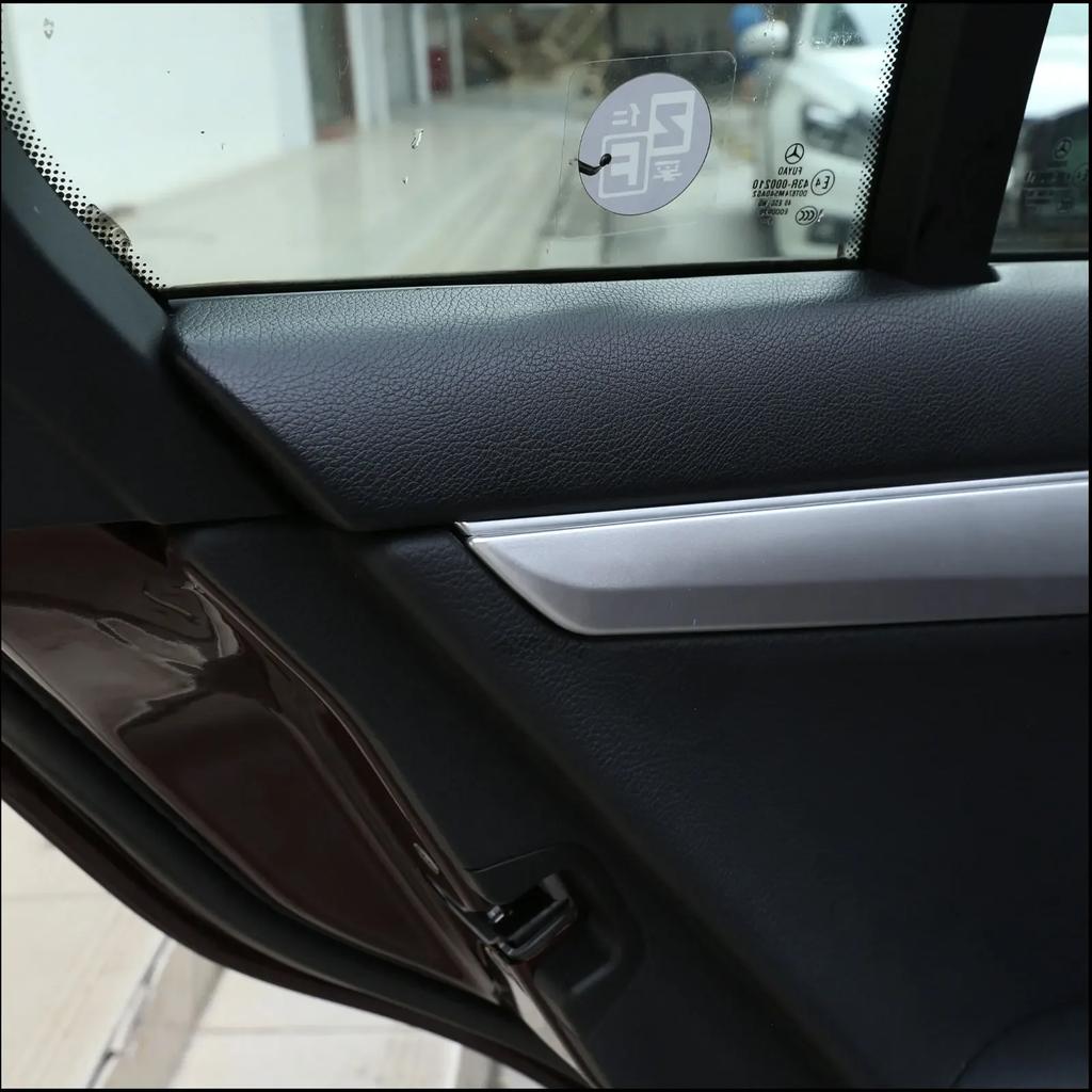 Panelové proužky krytu kliky dveří interiéru vozu z uhlíkových vláken pro Mercedes Benz C Class W204 C180 C200 2007-2014 Příslušenství