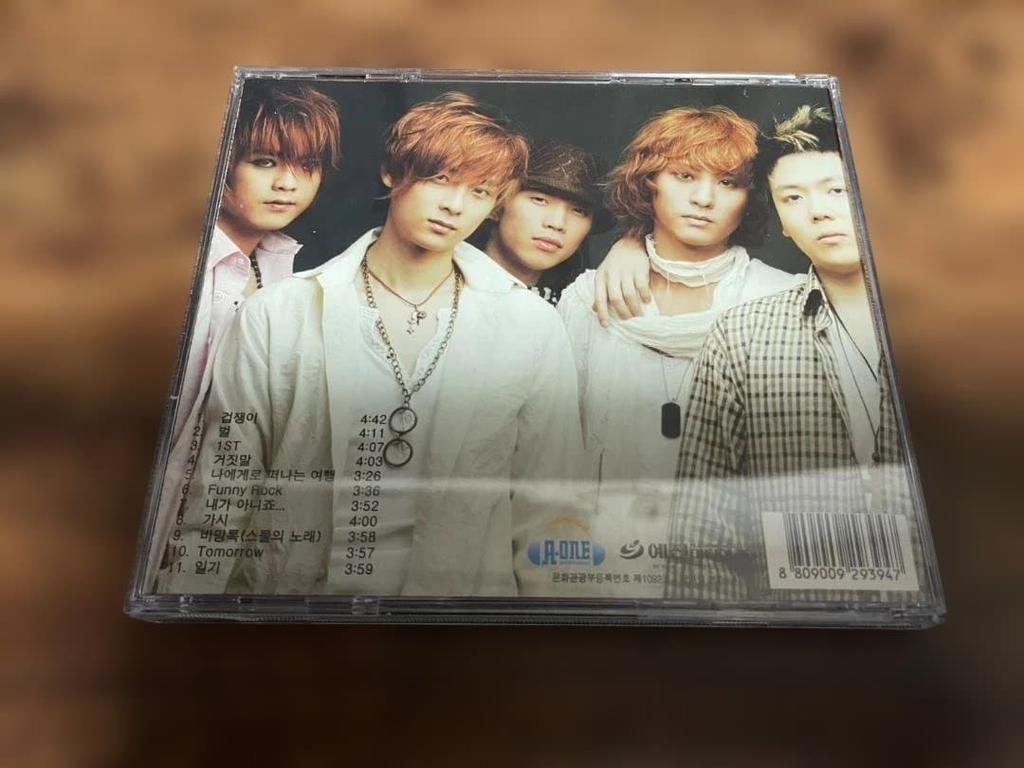[USED] BUZZ CD "2nd EFFECT" Korean male idol group