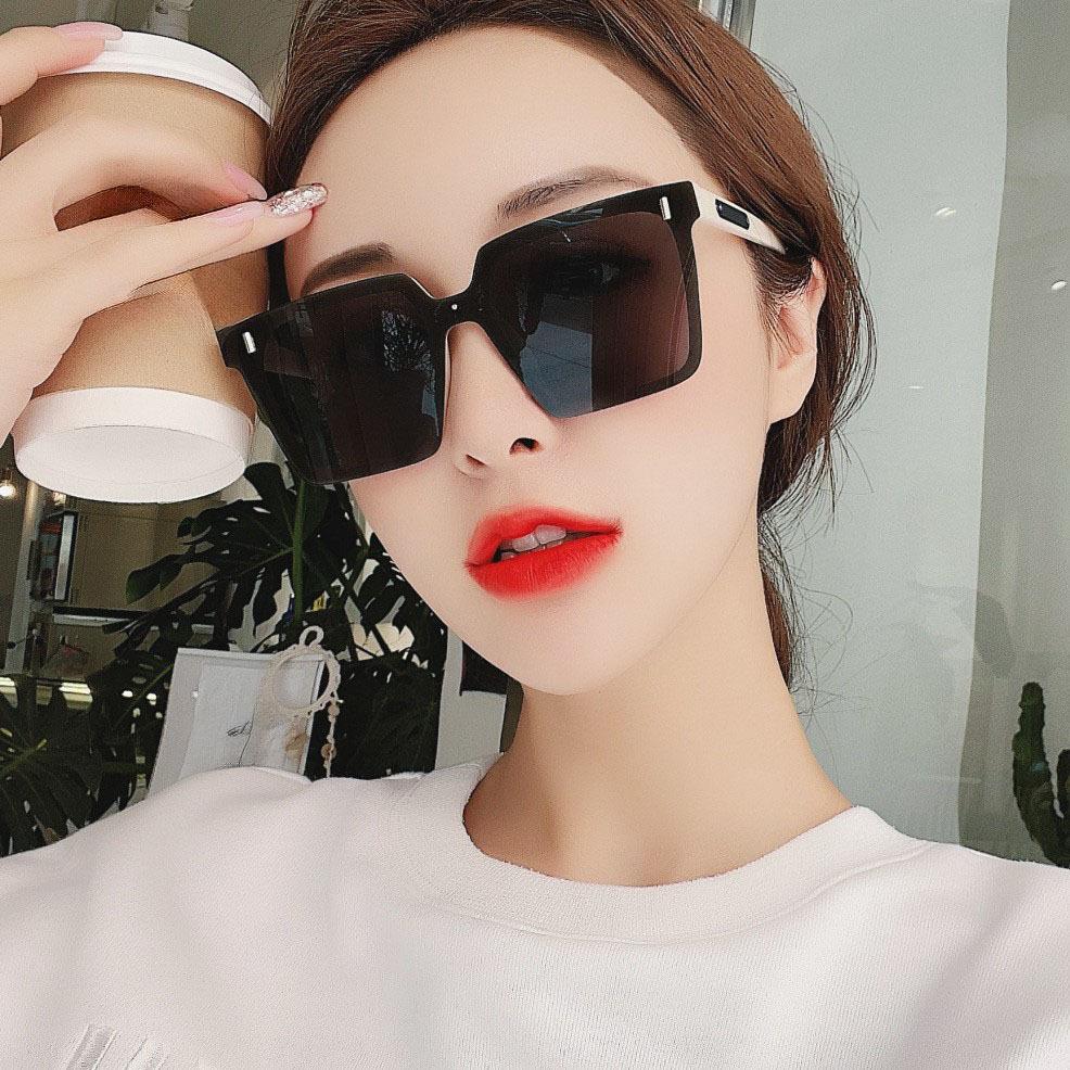 

Цельные солнцезащитные очки, квадратная большая оправа, открывающая лицо, небольшие солнцезащитные очки для уличной стрельбы, очки без оправы с защитой от ультрафиолета.