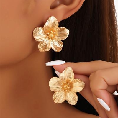 Petals Personality Trend Exaggerated Temperament Earrings