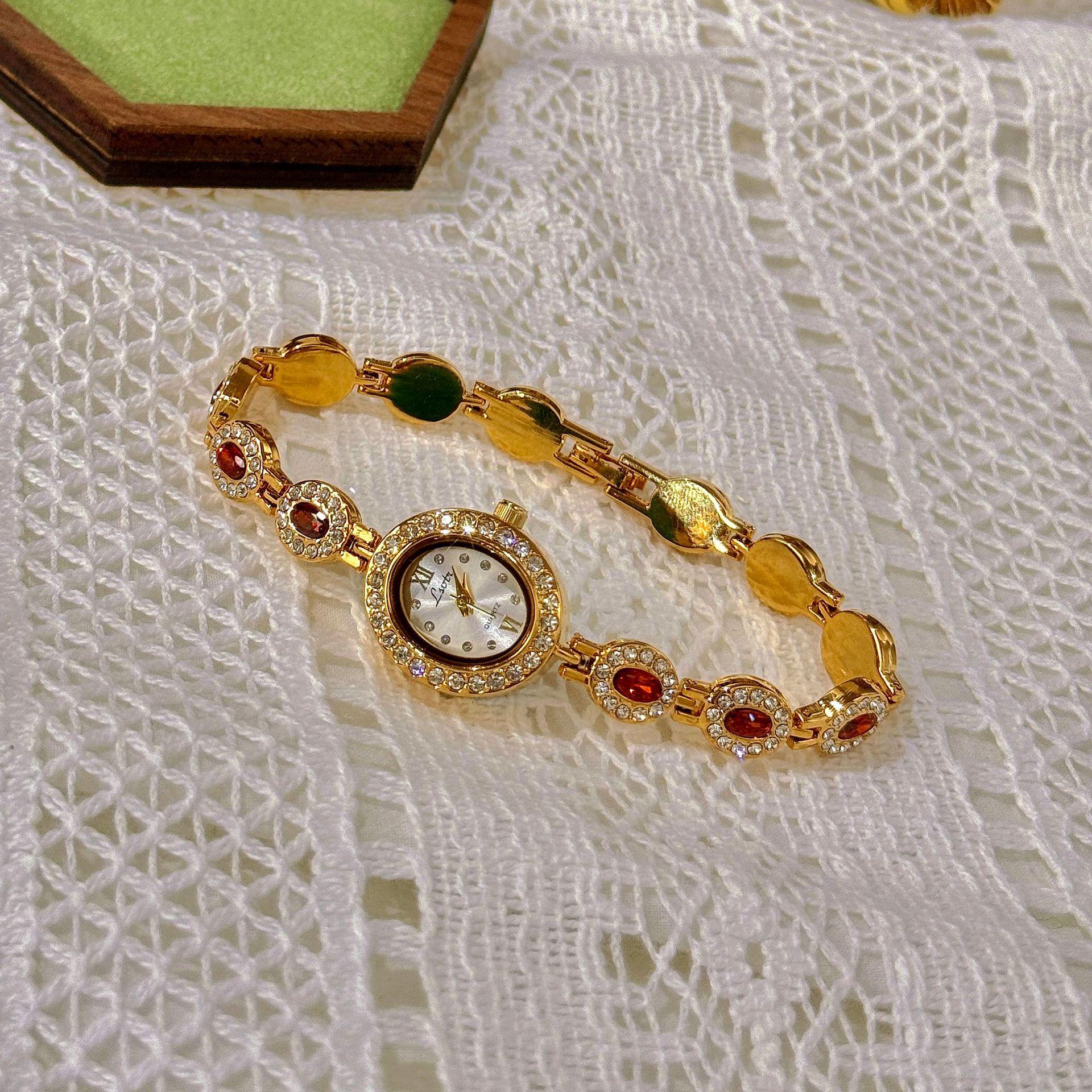 LSVTR Женские винтажные модные овальные часы класса люкс с радужным светом и красным и зеленым драгоценным камнем красный