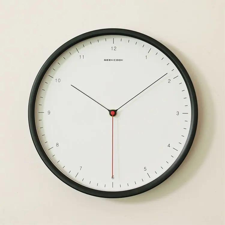 Nordic Style Metal Wall Clock Silent Living Room Bedroom Fashionable Modern Art Design Pendulum Clock Living Room Decoration