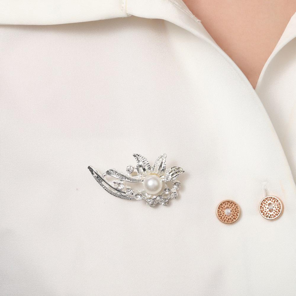 Brooch, Stylish And Elegant Pearl Rhinestone Floral Brooch Accessories