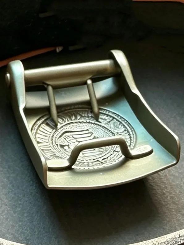 Deutsche Gürtelschnalle, Herren-Metallgürtel im Vintage-Stil
