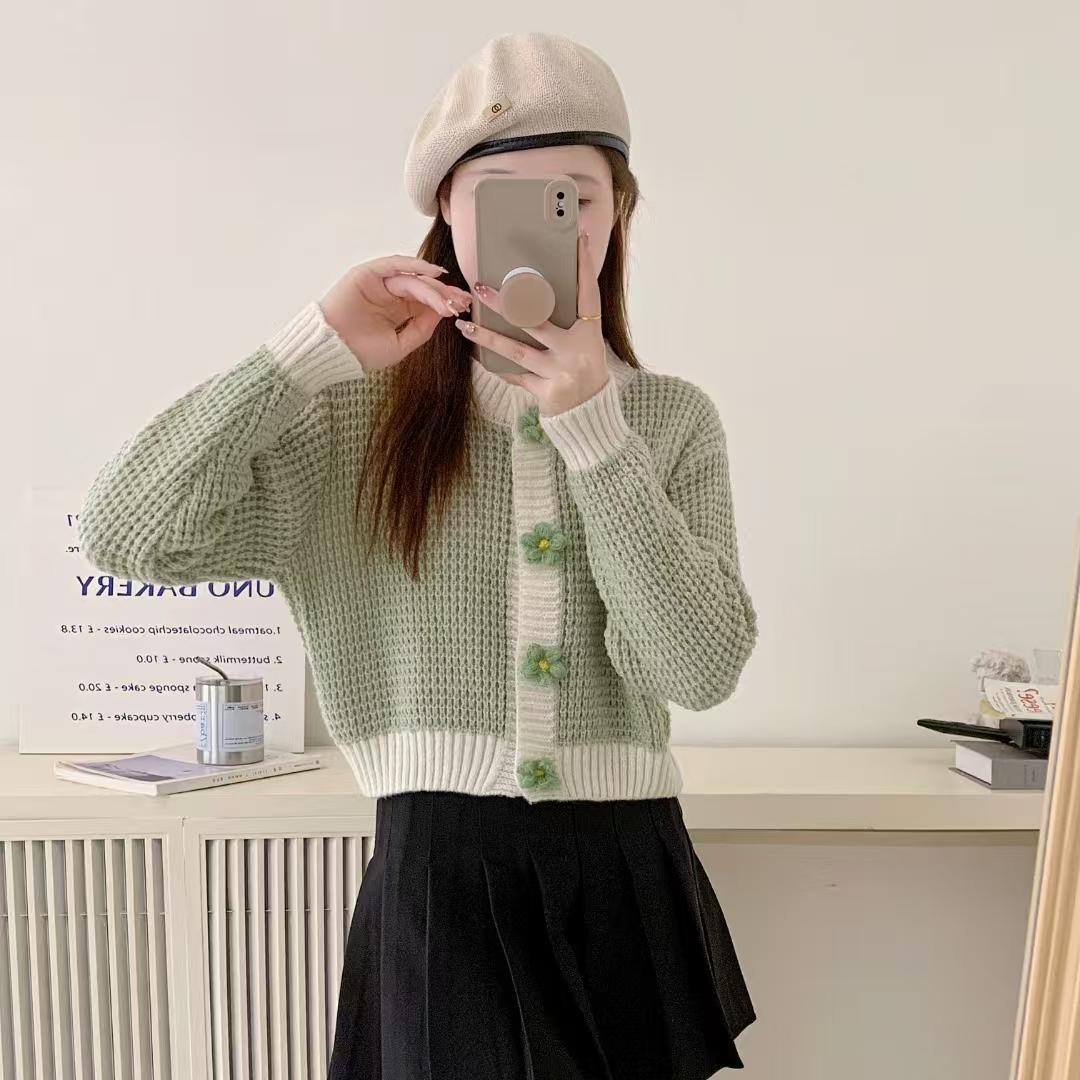 

Autumn and winter new small fresh crew neck sweater women s small flower buttons contrasting colors sweet wind short lazy knitted cardigan women One Size