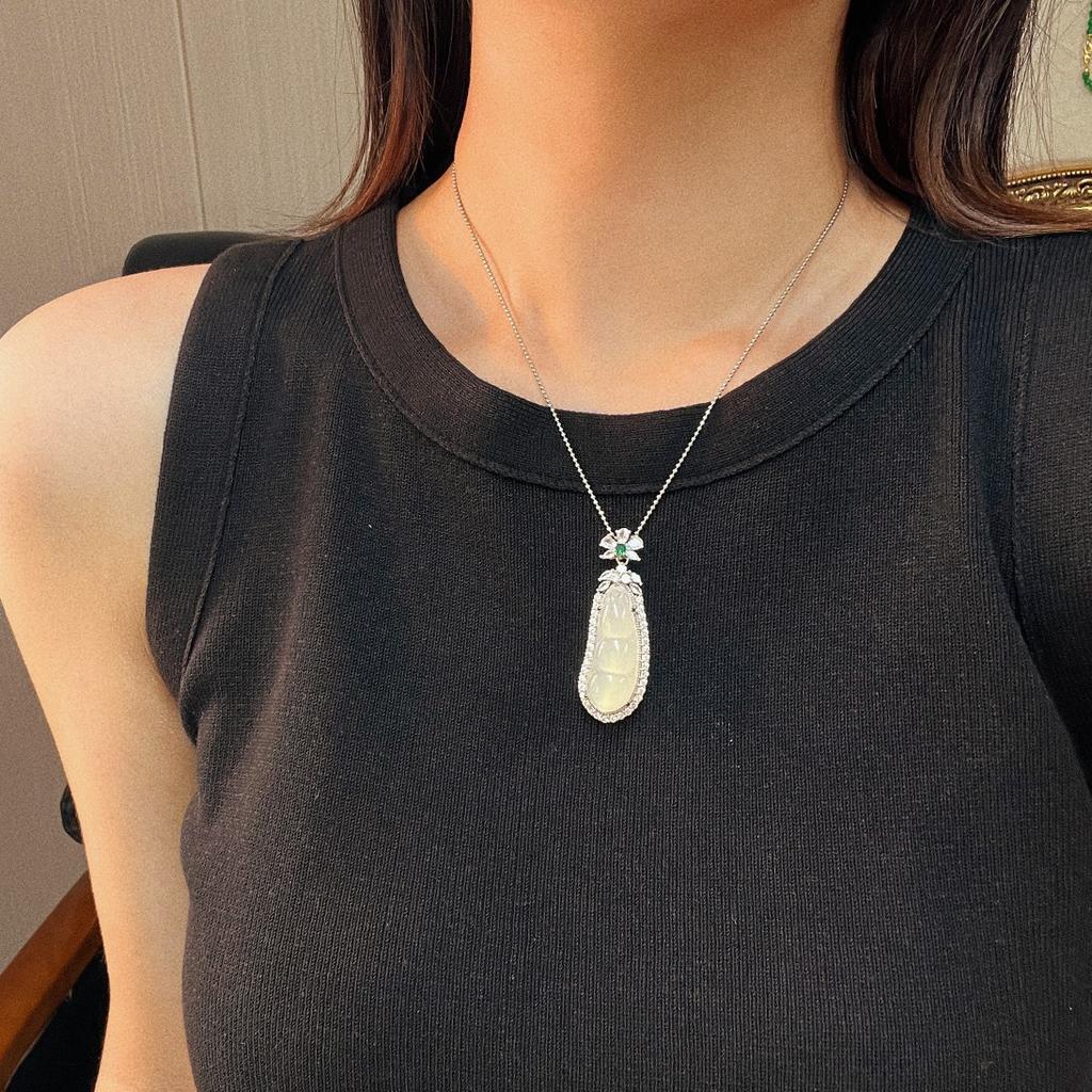 Jade White Ice Light Natural White Chalcedony Pendant Agate Pendant, Real Shot