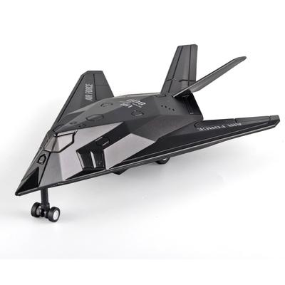 Stíhací stíhačka F-117 v měřítku 1/400 litá kovová vojenská stealth hračka letadla - model letadla ze slitiny Nighthawk s protitahovou akcí, světly a zvukem