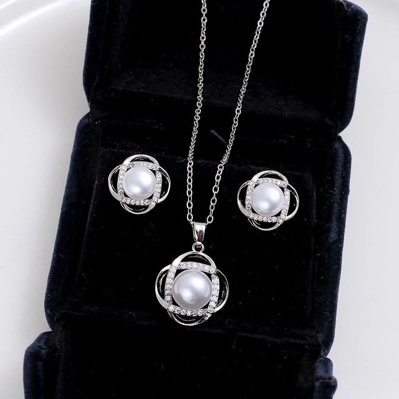 Elegant Zircon Lucky Clover Necklace Earring Set Women Light Luxury Geometric Pendant Jewelry Party Office Wear