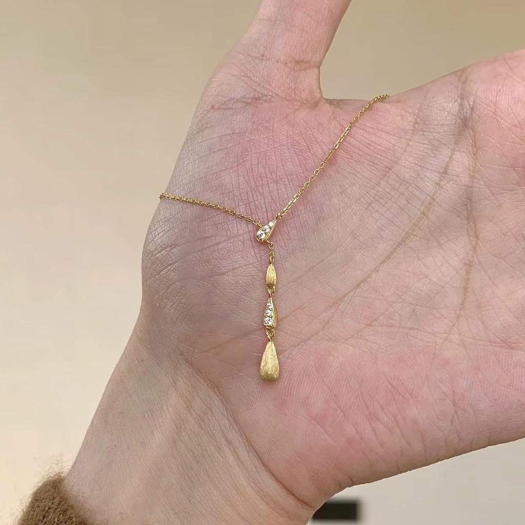 Xiaohongshu Hot Item: Minimalist Luxury Brushed Teardrop Necklace, Elegant Y-Chain Clavicle Design