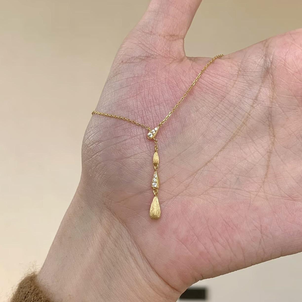 Горячий товар Xiaohongshu: Минималистичное роскошное колье-капля с матовой поверхностью, элегантная Y-образная цепочка для ключиц