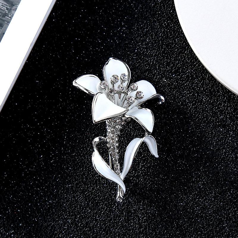 Women Brooch Romantic Crystal Flower Lapel  Accessories Carnation Botany  Gifts Jewelry