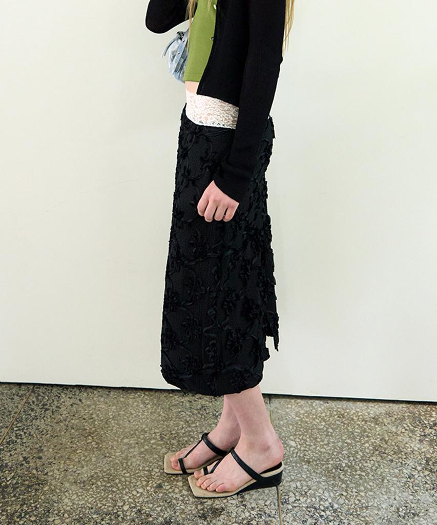 Wimenong Bloom Texture Midi Skirt