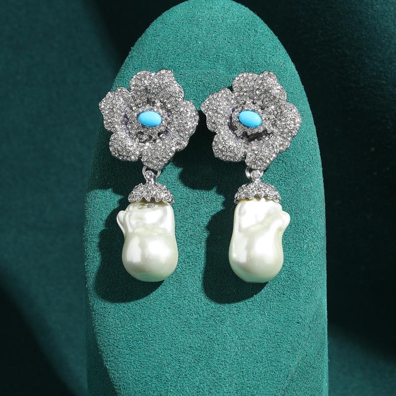 Yong Nuo Vintage Retro Jewelry: High-End, Colorfast Antique Earrings