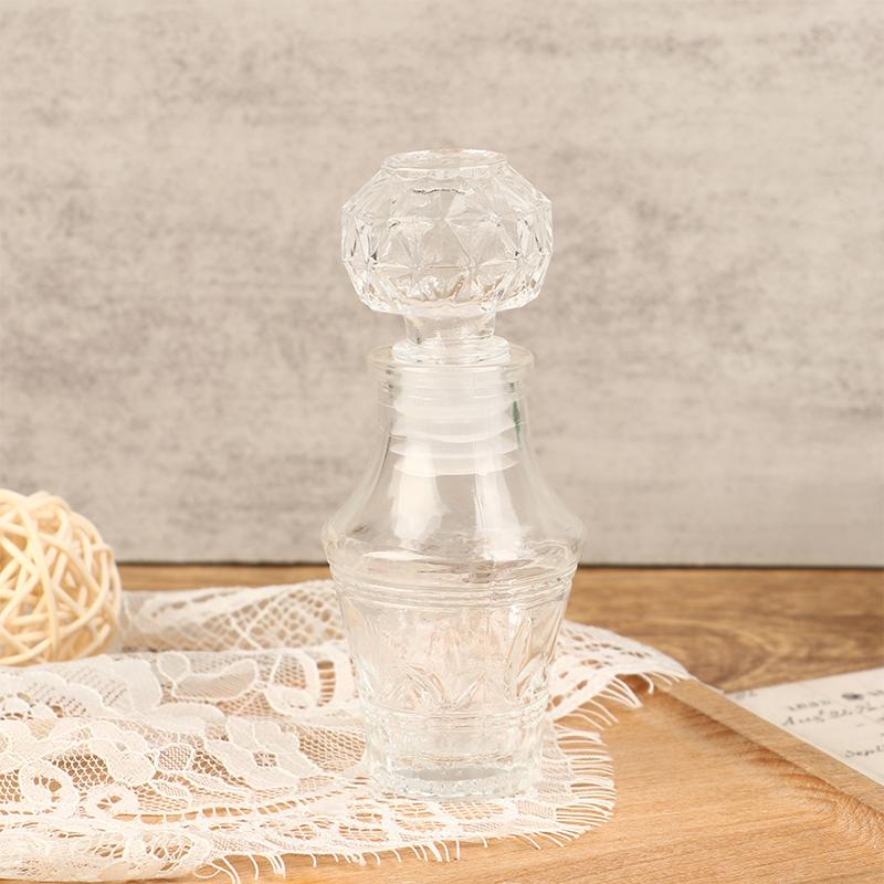 1Pc 50ml Whisky Glass Liquor Bottles With Screw Cap For Alcohol Carved Perfume Honey Jar Mini Container Wedding Handmade Gift