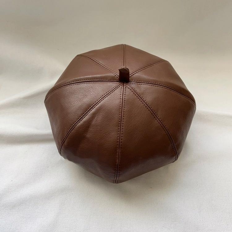 

Шапка-бини из искусственной кожи Береты женские зимние шапки однотонные плоские фетровые шапки KPop M（56-58cm） темно-коричневого