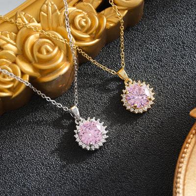 Elegantes Damen-Rundhalsketten mit Smaragd-Herz-Anhänger, Kupfer-Mikro-Eingelegter Zirkon, Titanstahl – Stilvoller und Vielseitiger Schmuck.