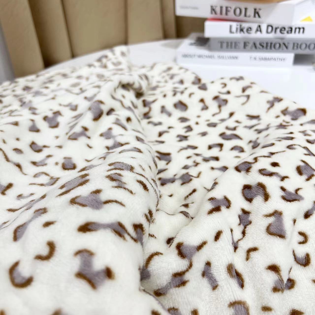 

Літо Осінь Леопардовий Принт Теплі Ковдри Гуртожиток Офіс Ковдри для Дрімоти Диван Кімната з Кондиціонером Ковдри 80x100cm