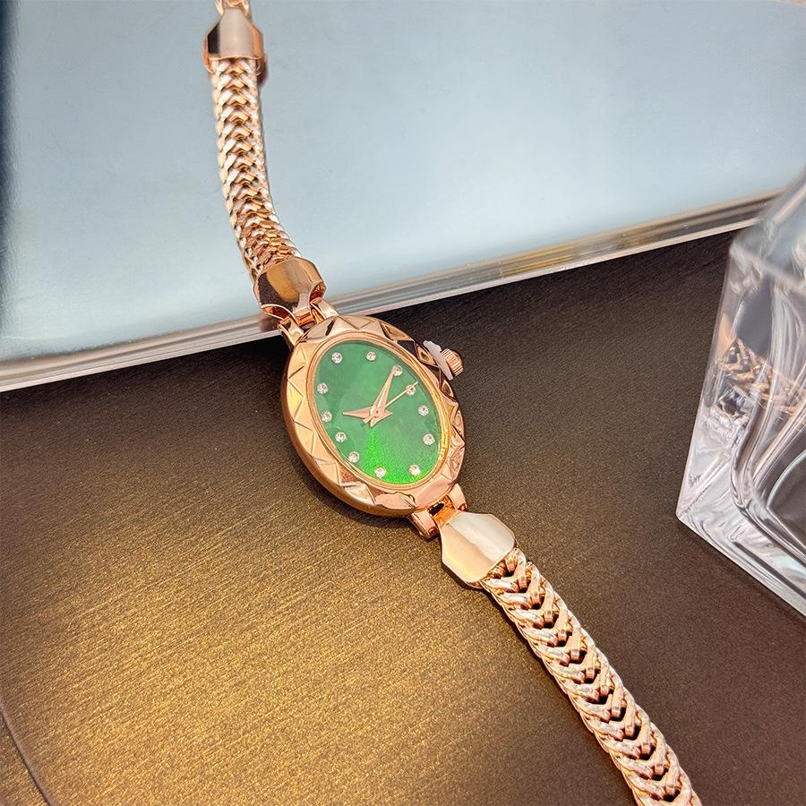 Small Vintage Ladies Watch Adjustable Bracelet Lobster Buckle Jewelry Quartz Watch Small Gold Watch