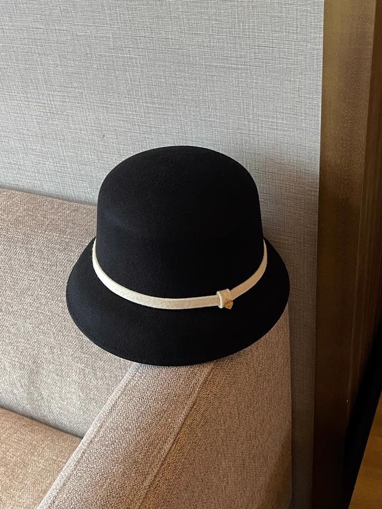French elegant Hepburn style wool fisherman's hat children autumn and winter retro small fragrant style top hat showing face small lampshade hat tide