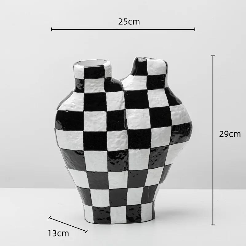 Kreative Karo Harzvase Schwarz-Weiß Kariert Blumenvase Geometrische Handwerkskunst Florale Arrangement-Accessoires Heimdekoration