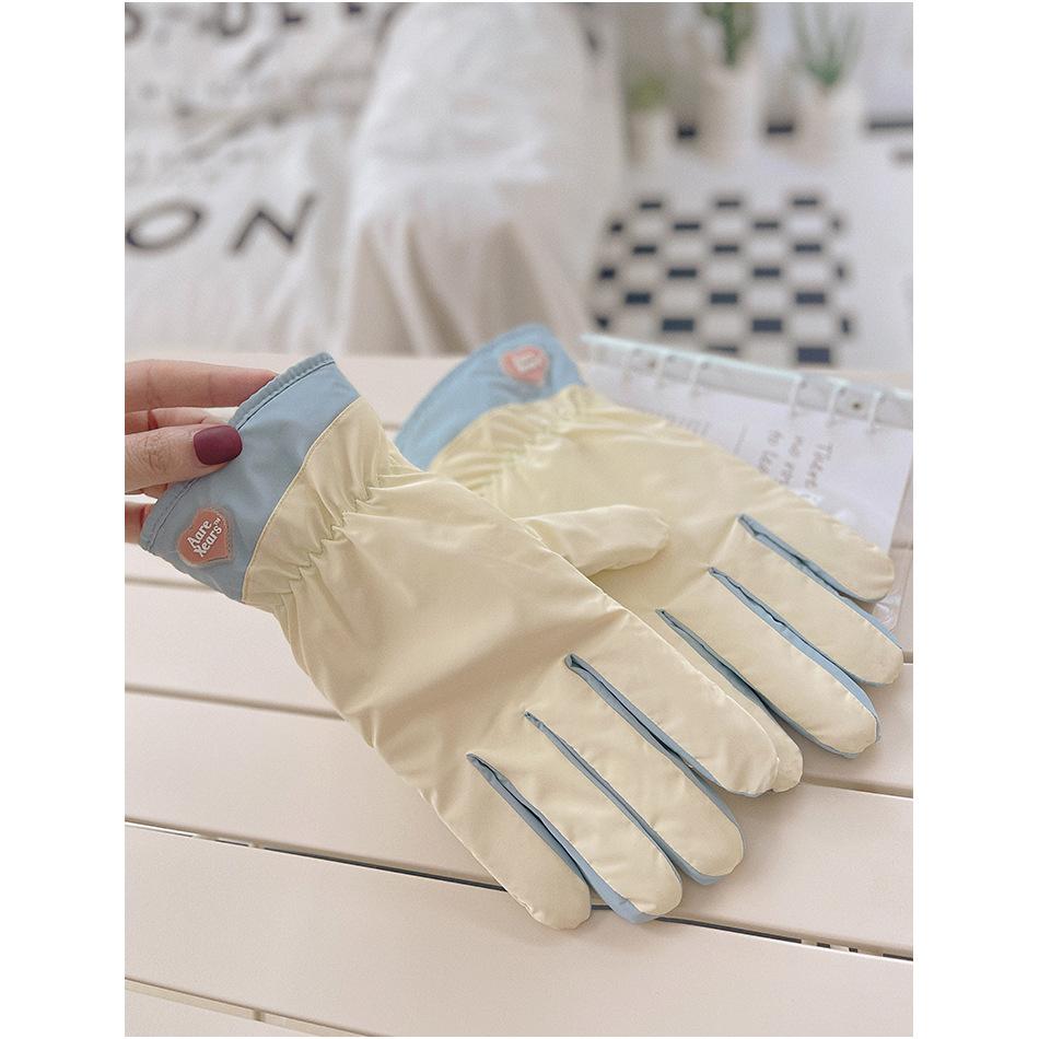 

Gloves winter female warm windproof cute student spring and autumn electric car can be piled thick cotton