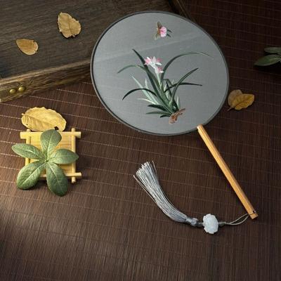 Ancient Chinese Style Chinese Style Fan with Pendant Handheld Embroidery Fan Floral Pattern Round Silk Fan Home Decor