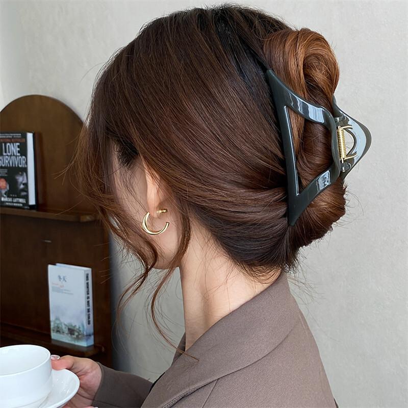 Pince à cheveux géométrique creuse couleur unie coréenne pour femmes Pince à cheveux simple Épingles à cheveux Grande pince crabe Accessoires pour cheveux Coiffure