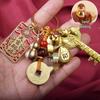 Breloc Pandantiv Cheie de Aur Anul Zodiacal Chinezesc 2026 - Ornament Tian Guan Ci Fu Taoist