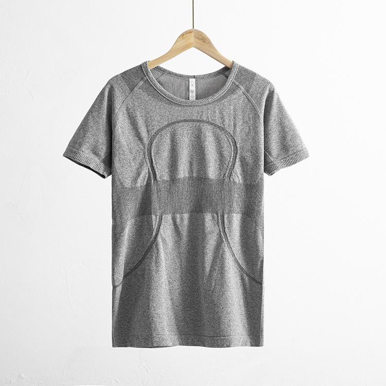 Seamless Swiftly Tech Quick-Dry Yoga Top – Short-Sleeved & Breathable