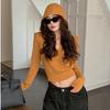 Un Top Bardot di Alta Gamma, Taglia Piccola, per Donna, Un Maglione a Collo a V con Cappuccio