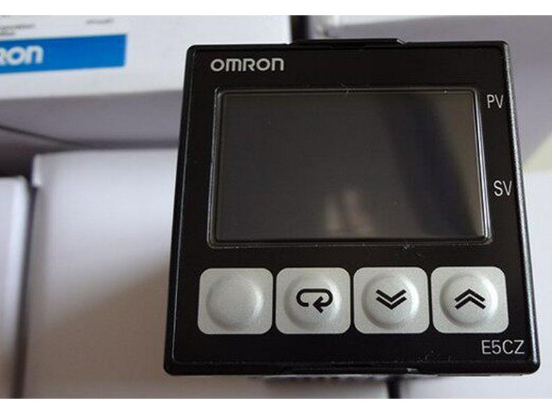 Genuine E5CZ Temperature Controller Series: Models Q2MT, R2MT, R2MTD, Q2MTD with Y92F-30.