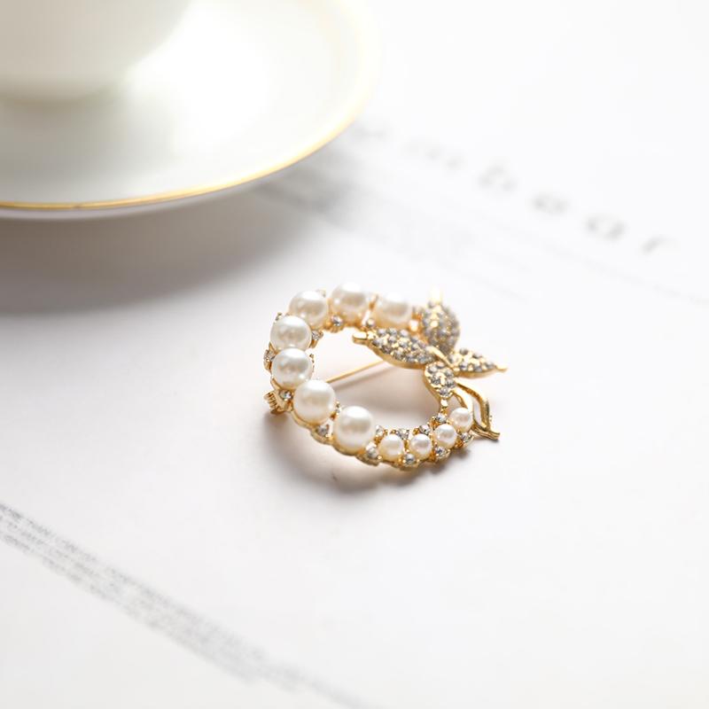 Pearl And Rhinestone Circle Brooches Trendy Elegant Butterfly Brooch Pins Gifts